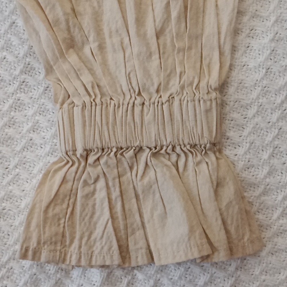 Levi's Cream Off-Shoulder Blouse - Picture 2 of 4